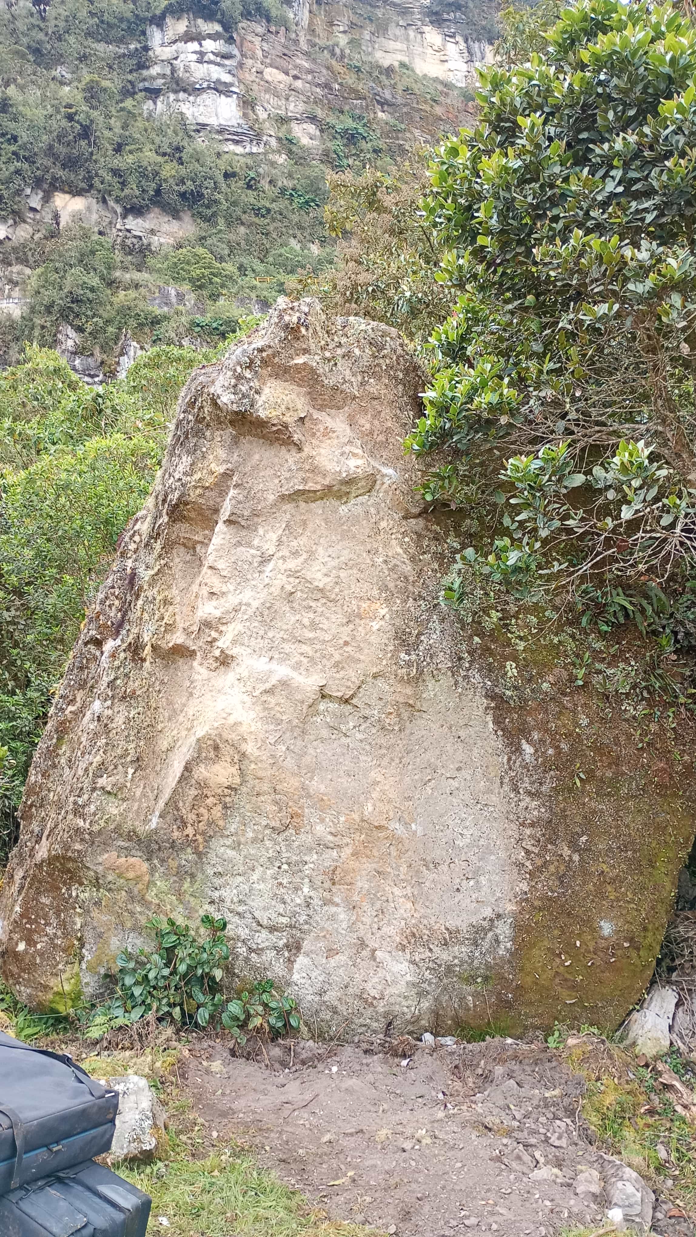 Boulder en roca natural